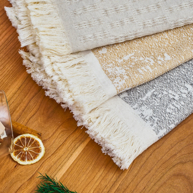 Tassel Blanket – Soft Shelter