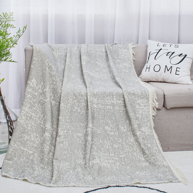 Tassel Blanket – Soft Shelter