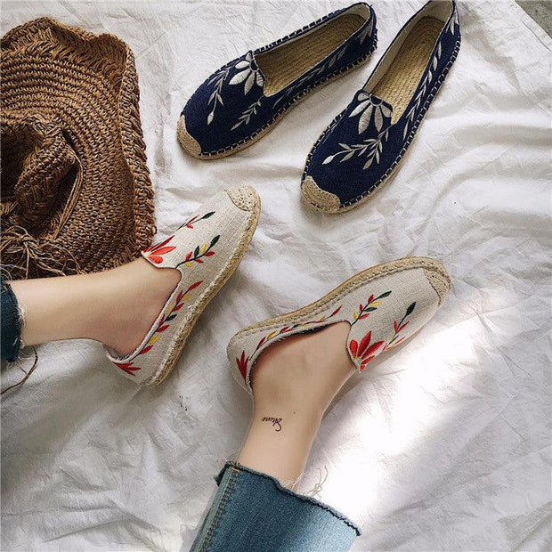 Women's Elegant Hemp Embroidered Fisherman Shoes - Pebble Frog
