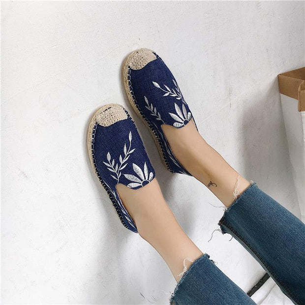 Women's Elegant Hemp Embroidered Fisherman Shoes - Pebble Frog
