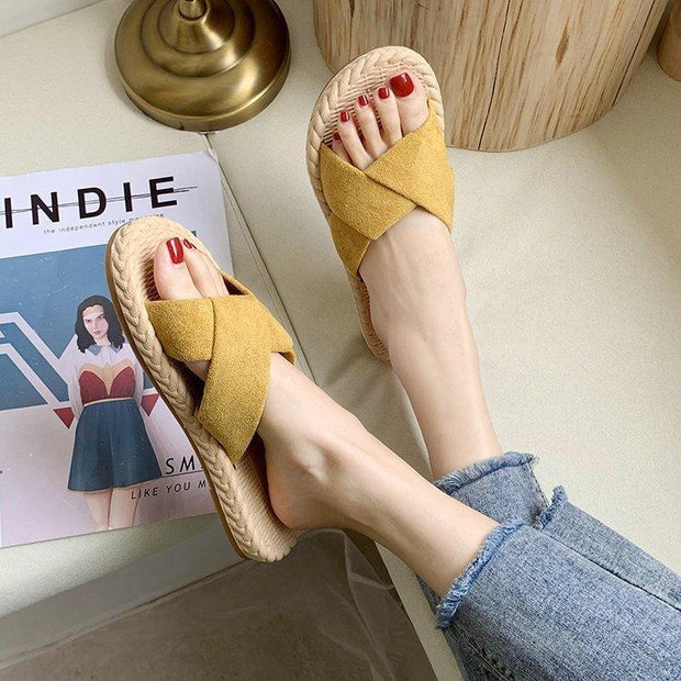 Women's Fashion Cross Sandals - Pebble Frog