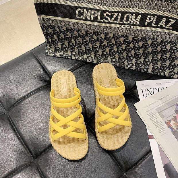 Women’s Flat Sandals - Pebble Frog